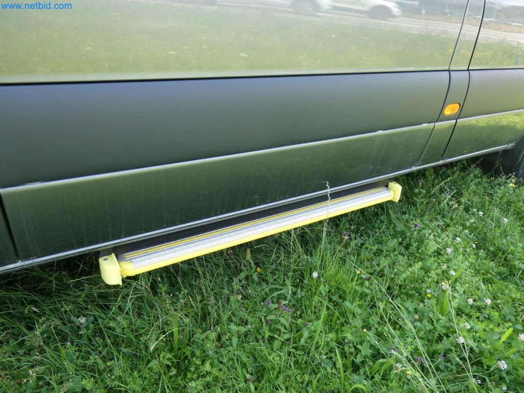 Moderne Campervans, Transporter und PKW-5