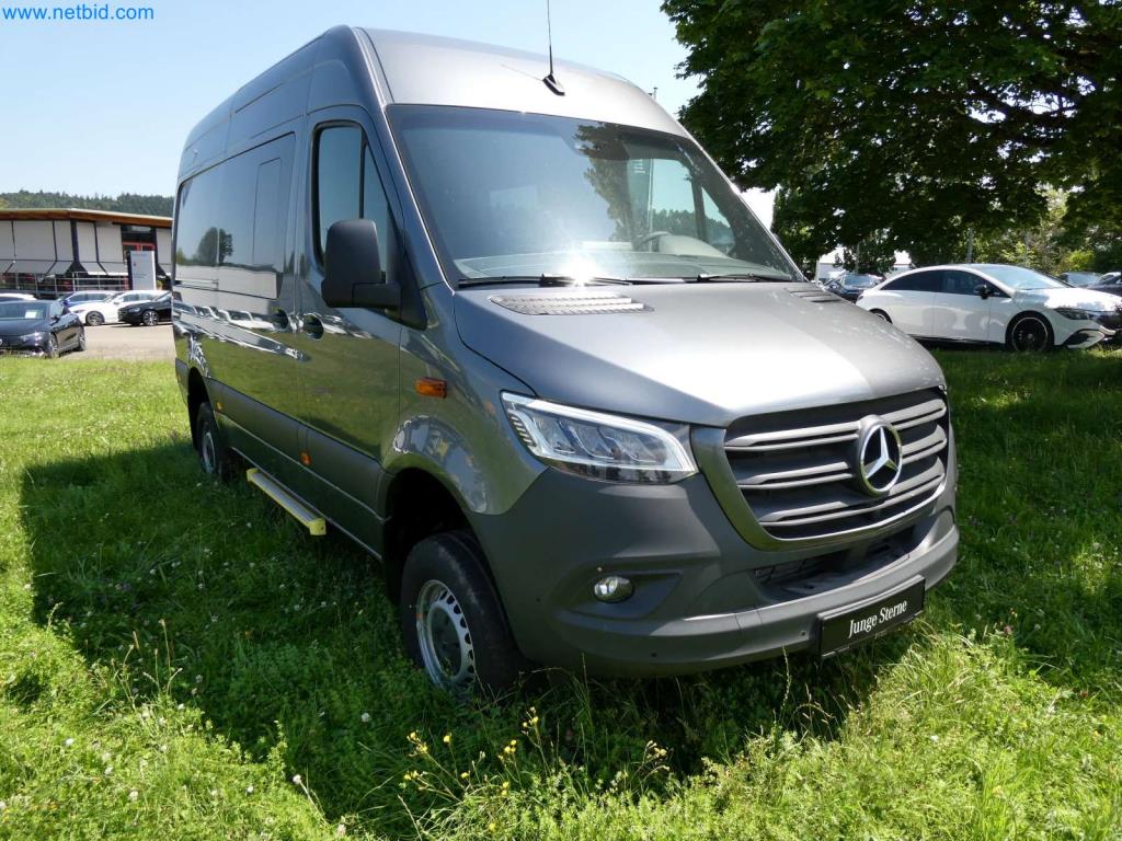 Moderne Campervans, Transporter und PKW-8