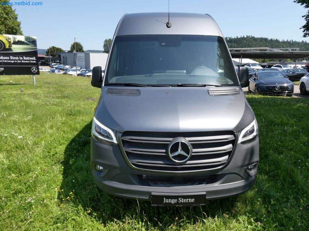 Moderne Campervans, Transporter und PKW-9