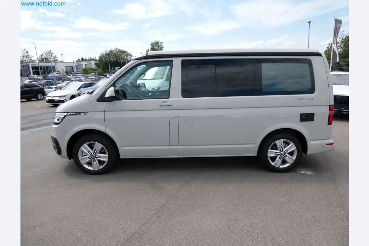 Moderne Campervans, Transporter und PKW-10