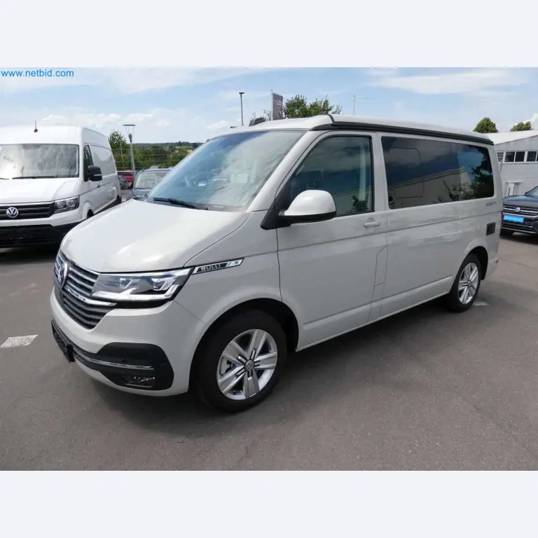 Moderne Campervans, Transporter und PKW-11