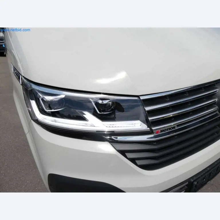Moderne Campervans, Transporter und PKW-13