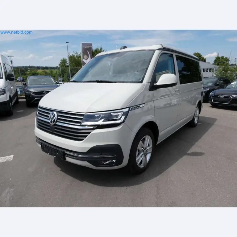 Moderne Campervans, Transporter und PKW-1