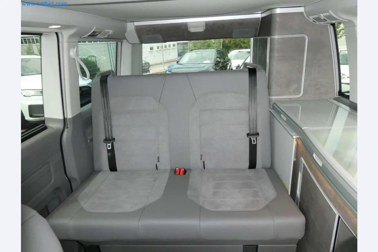 Moderne Campervans, Transporter und PKW-22