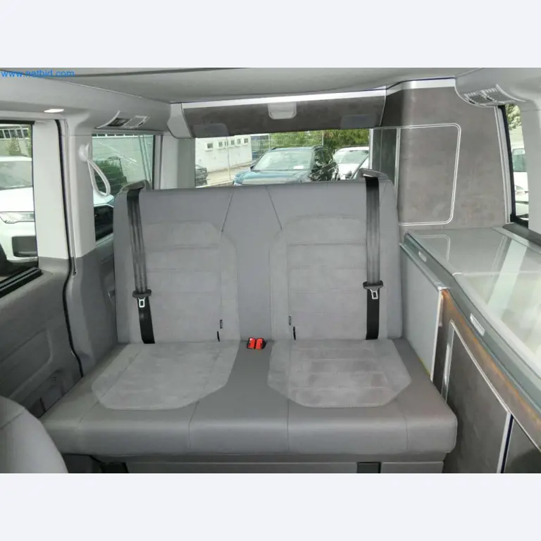 Moderne Campervans, Transporter und PKW-22