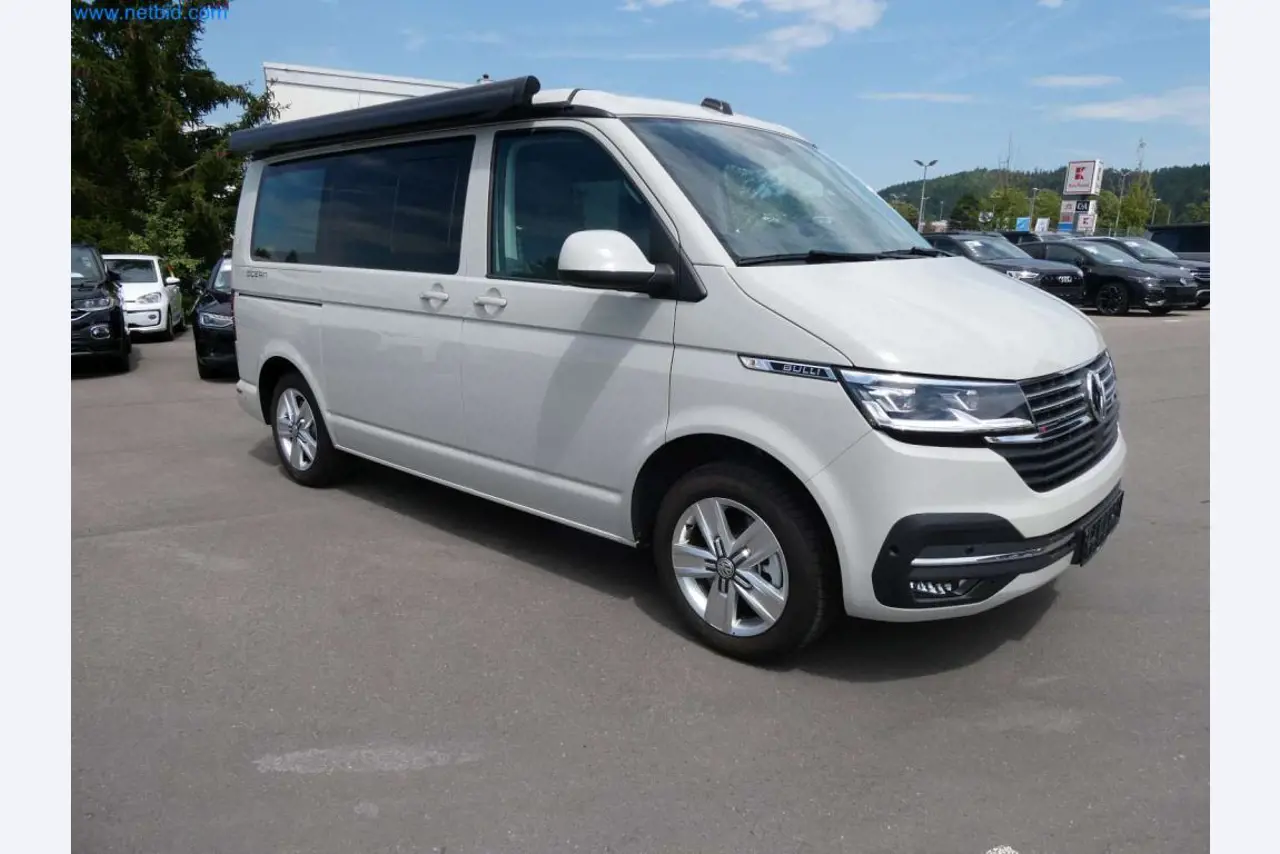 Moderne Campervans, Transporter und PKW-24