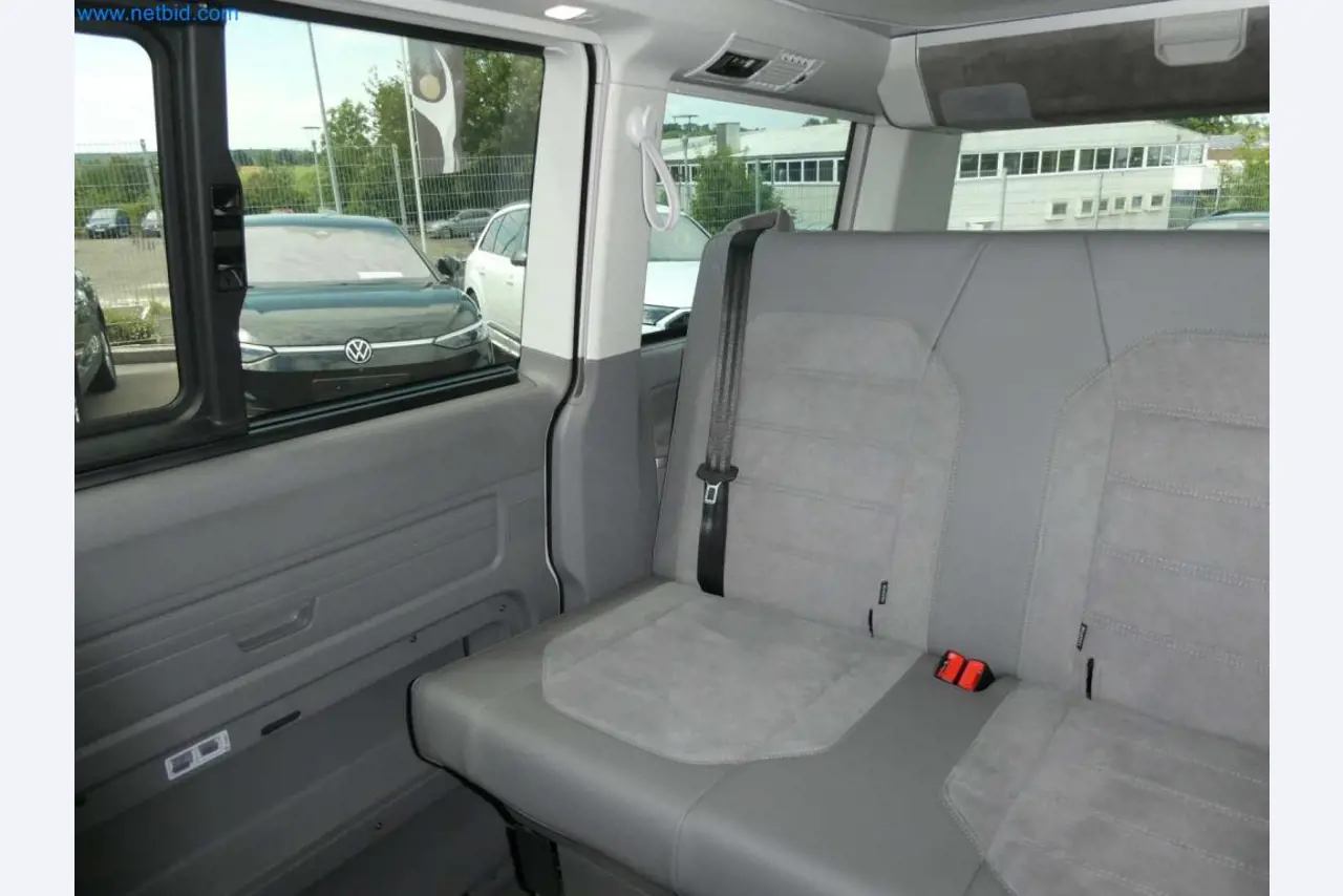 Moderne Campervans, Transporter und PKW-25