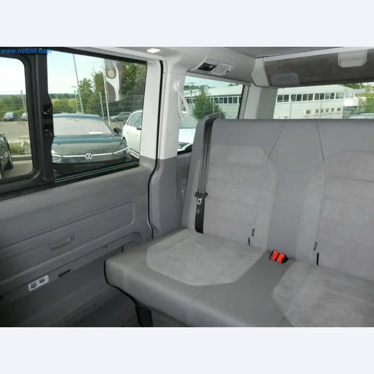 Moderne Campervans, Transporter und PKW-25