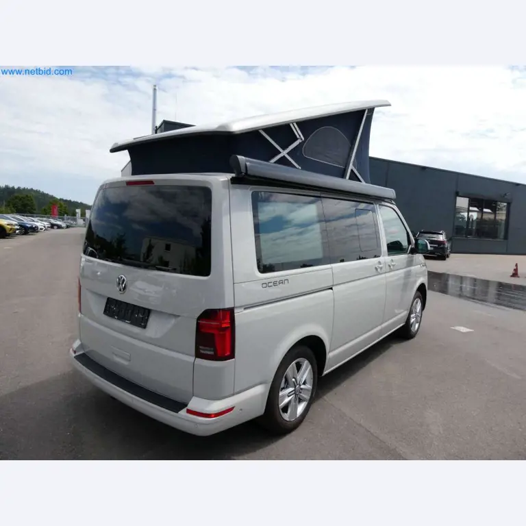 Moderne Campervans, Transporter und PKW-30