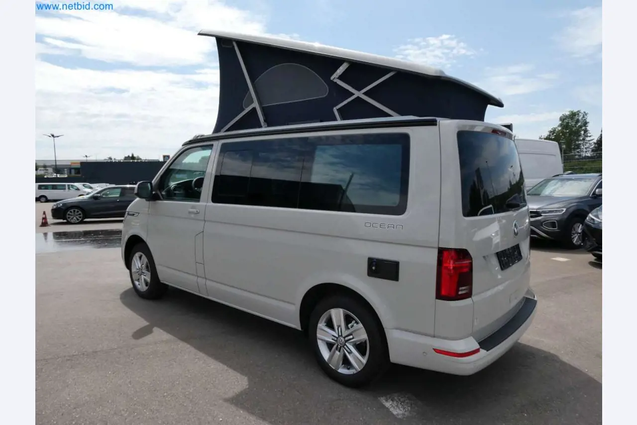 Moderne Campervans, Transporter und PKW-31