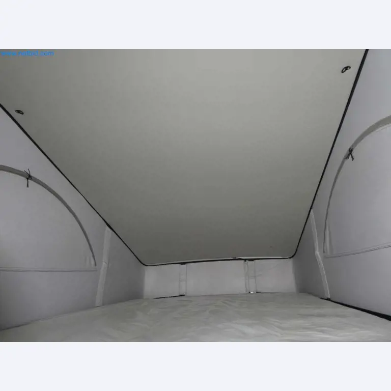 Moderne Campervans, Transporter und PKW-32