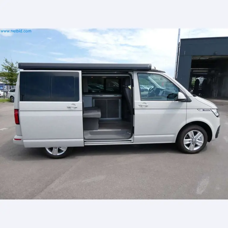 Moderne Campervans, Transporter und PKW-38