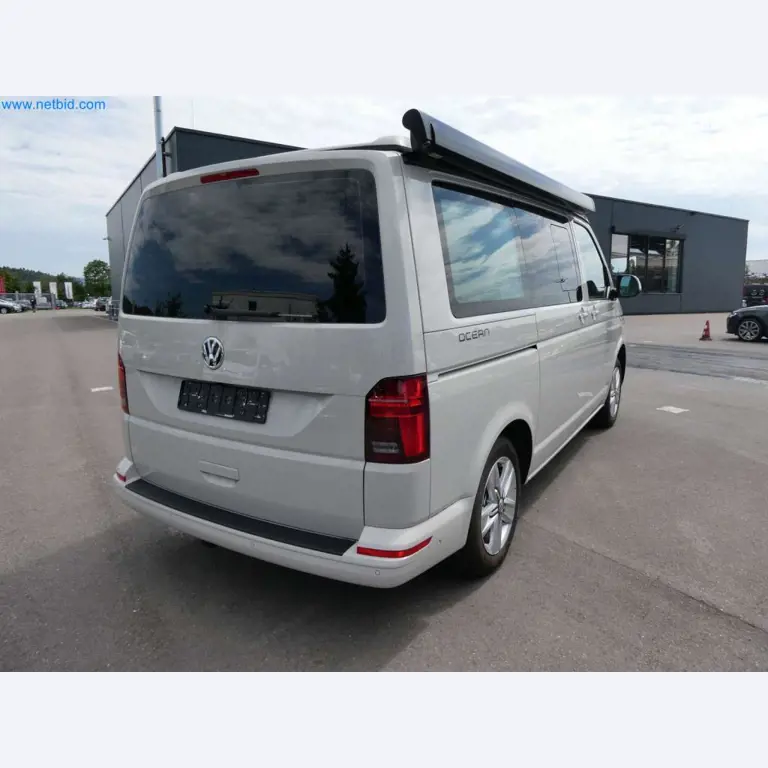 Moderne Campervans, Transporter und PKW-3
