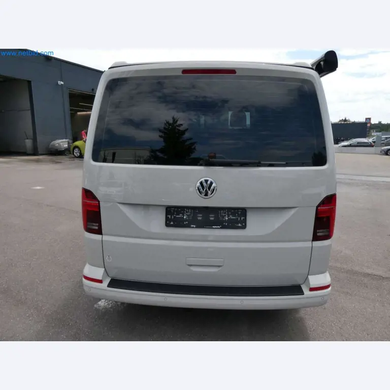 Moderne Campervans, Transporter und PKW-4