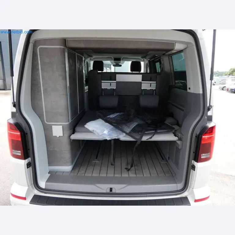 Moderne Campervans, Transporter und PKW-7
