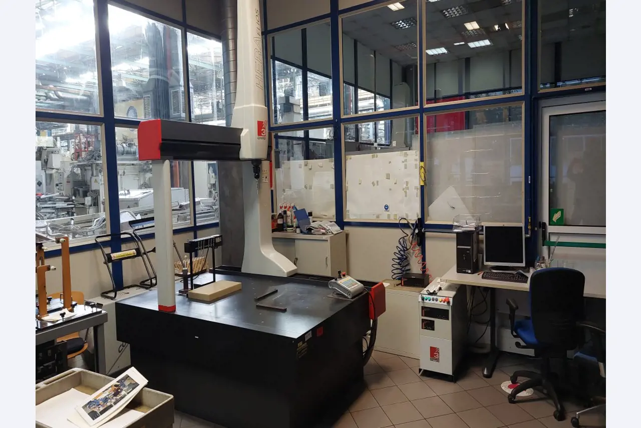 FCA Powertrain Polonia Metrología + Laboratorio-1