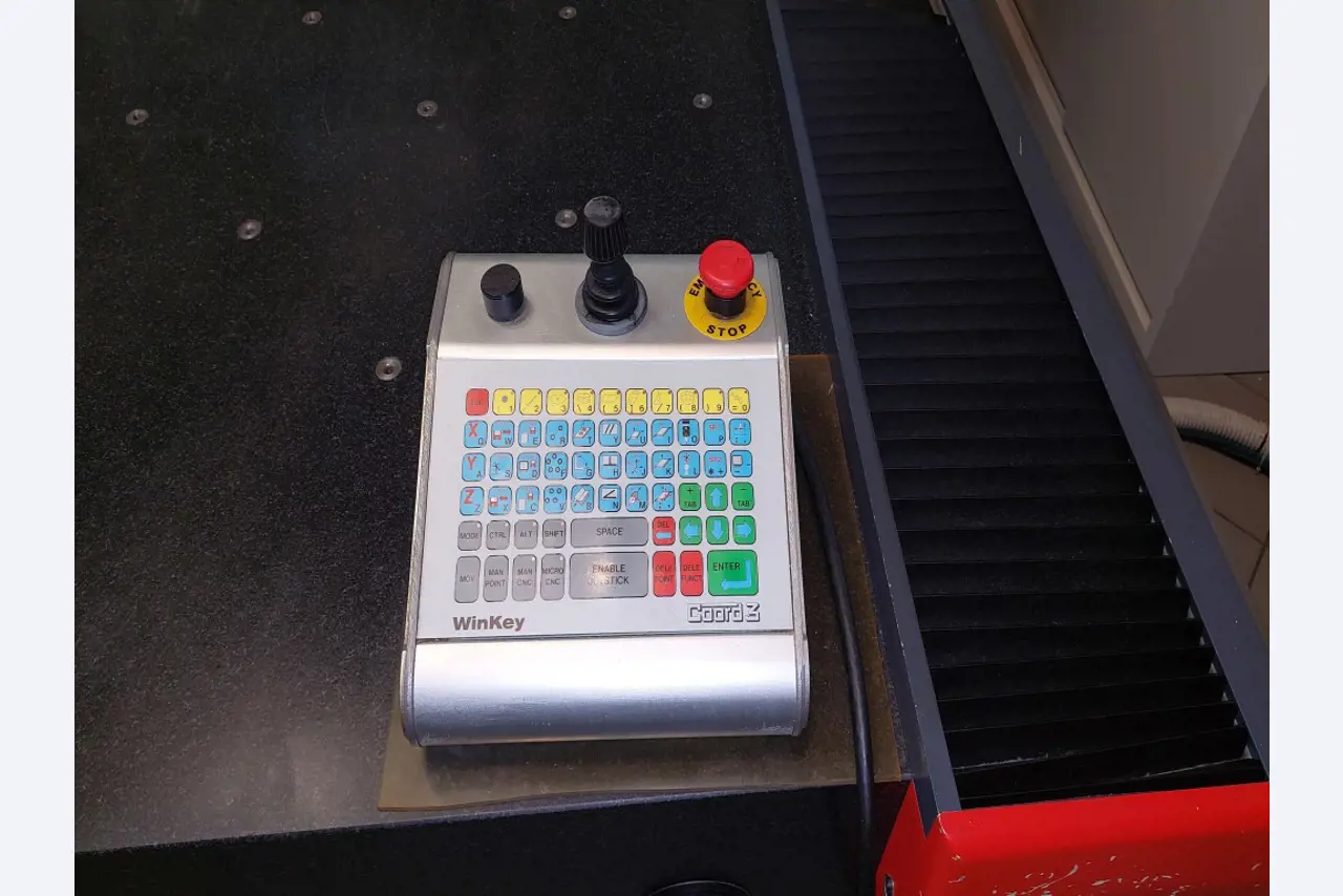 FCA Powertrain Polonia Metrología + Laboratorio-5