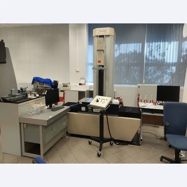 FCA Powertrain Polonia Metrología + Laboratorio-1