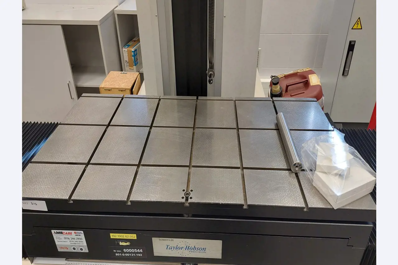 FCA Powertrain Polonia Metrología + Laboratorio-4