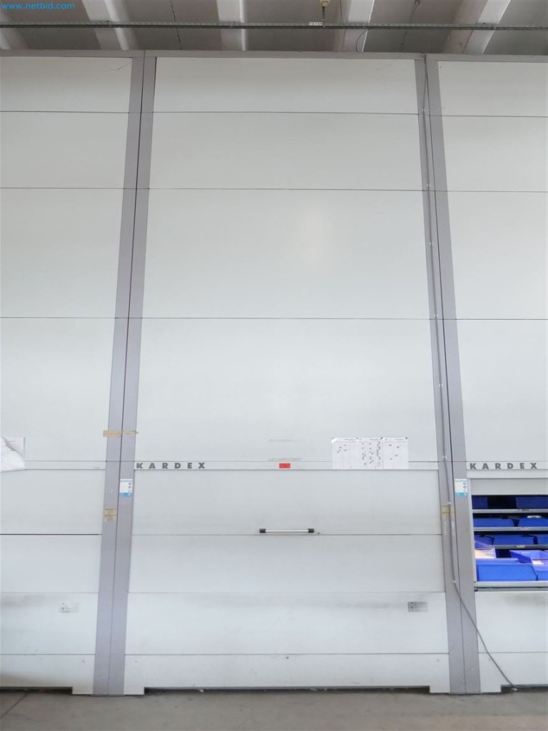 Maschinen, Warenvorräte, Lagertechnik u. Designmöbel eines Möbelherstellers-1