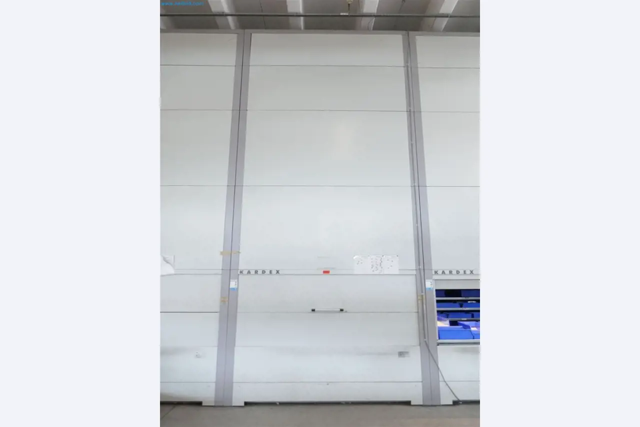 Maschinen, Warenvorräte, Lagertechnik u. Designmöbel eines Möbelherstellers-1