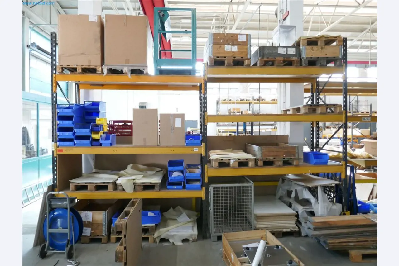 Maschinen, Warenvorräte, Lagertechnik u. Designmöbel eines Möbelherstellers-1