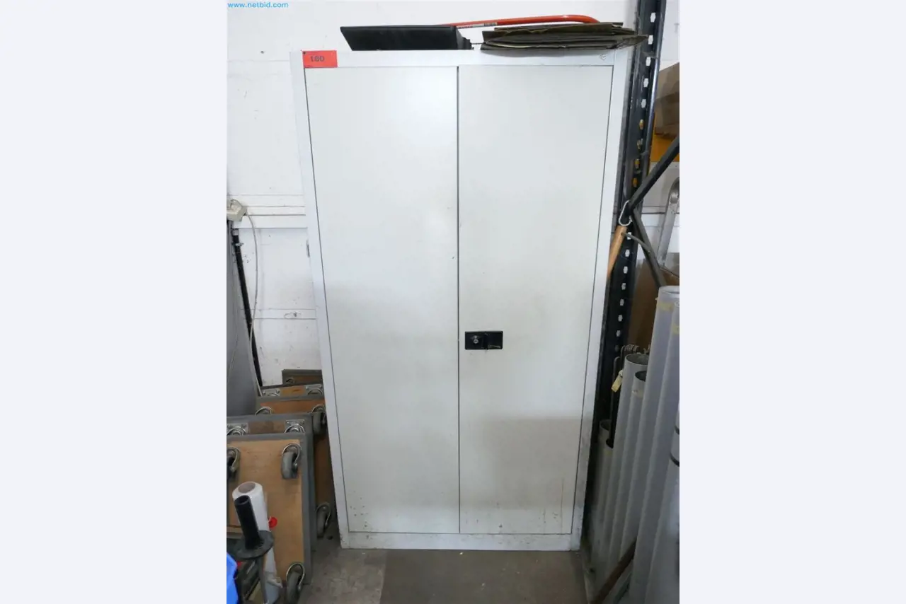 Maschinen, Warenvorräte, Lagertechnik u. Designmöbel eines Möbelherstellers-1