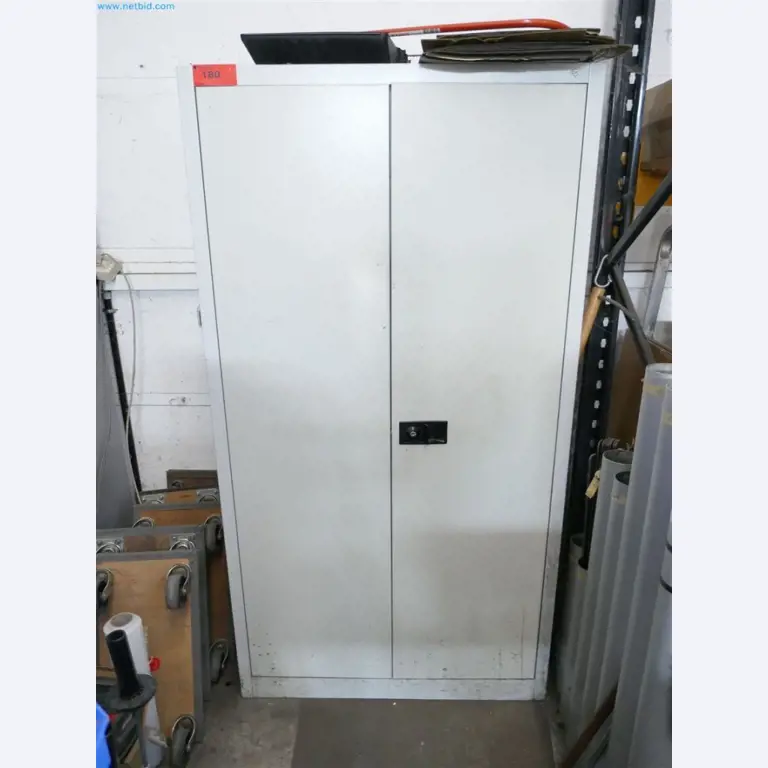 Maschinen, Warenvorräte, Lagertechnik u. Designmöbel eines Möbelherstellers-1