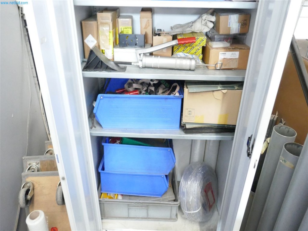 Maschinen, Warenvorräte, Lagertechnik u. Designmöbel eines Möbelherstellers-4