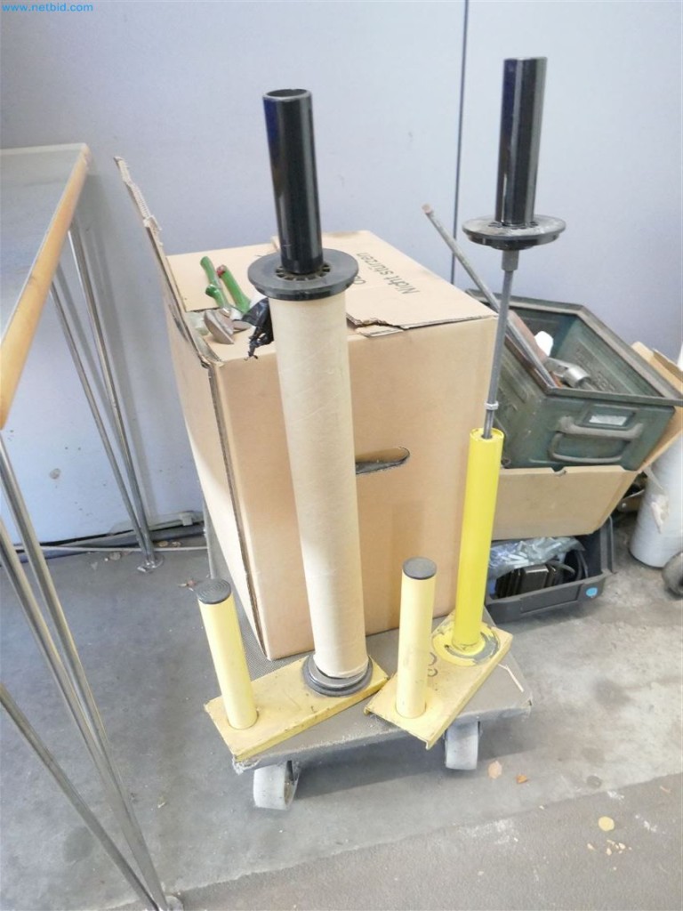 Maschinen, Warenvorräte, Lagertechnik u. Designmöbel eines Möbelherstellers-5