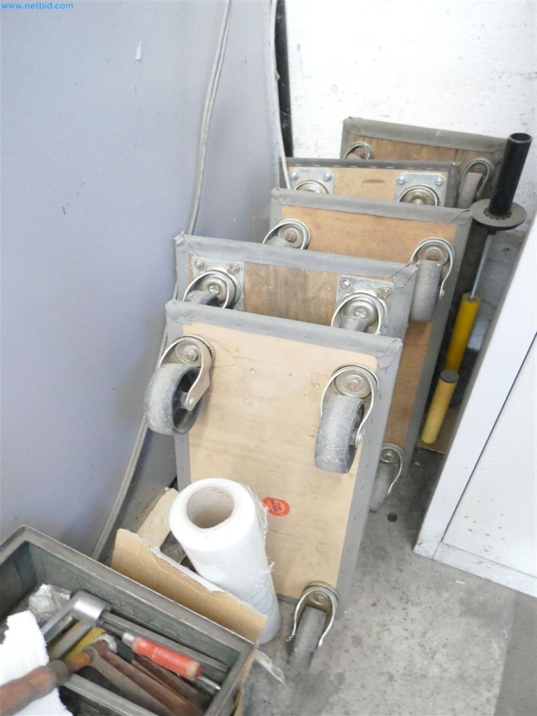 Maschinen, Warenvorräte, Lagertechnik u. Designmöbel eines Möbelherstellers-6