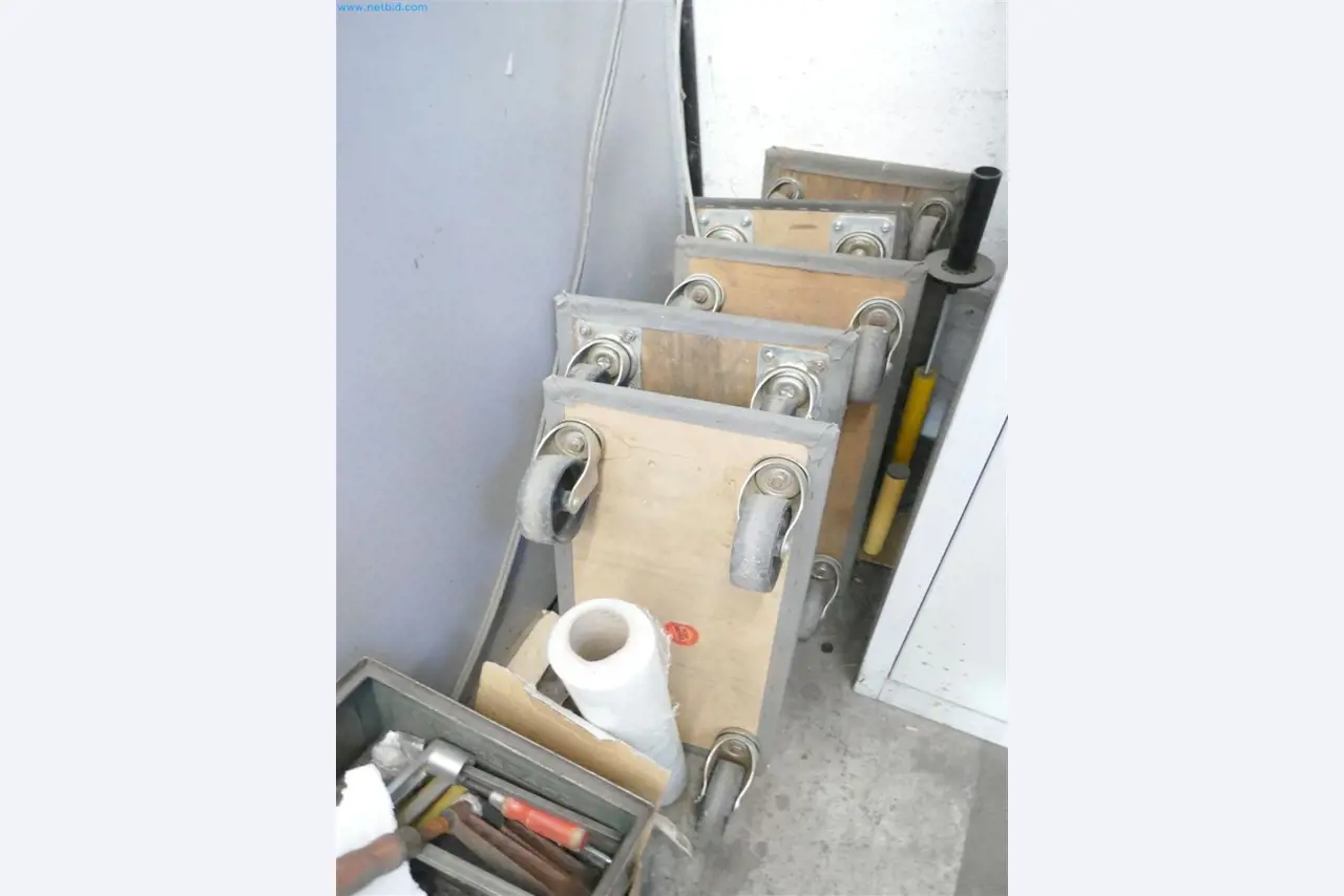 Maschinen, Warenvorräte, Lagertechnik u. Designmöbel eines Möbelherstellers-6