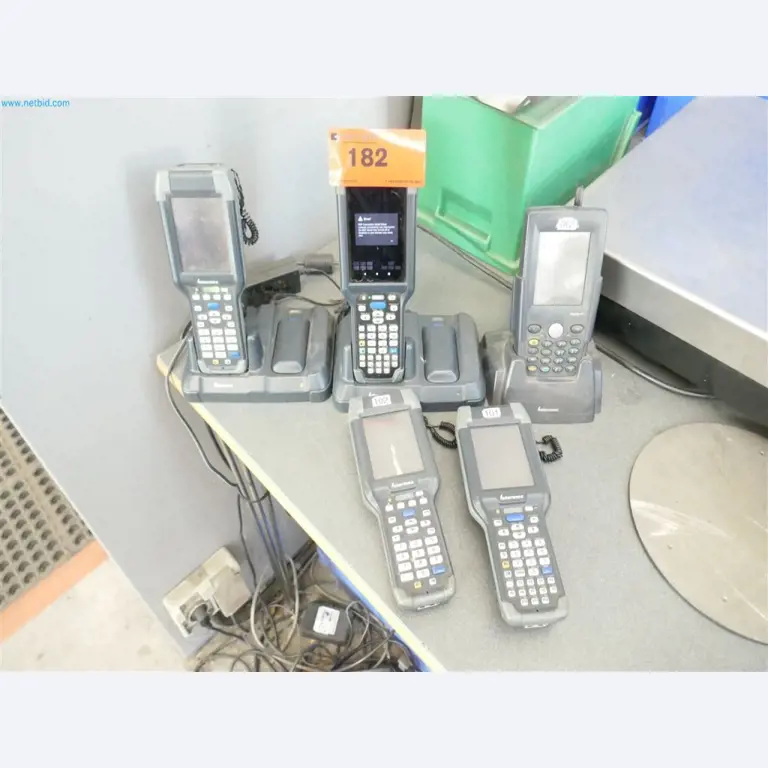 Machines, inventarissen, opbergtechniek en designmeubels van een meubelfabrikant-1