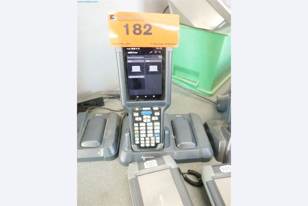 Machines, inventarissen, opbergtechniek en designmeubels van een meubelfabrikant-3