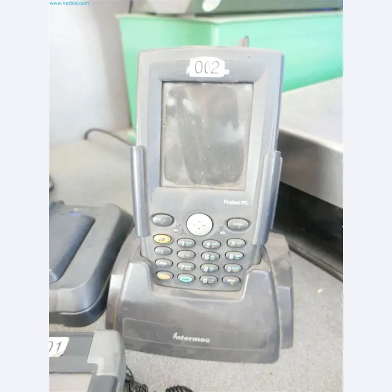 Machines, inventarissen, opbergtechniek en designmeubels van een meubelfabrikant-4