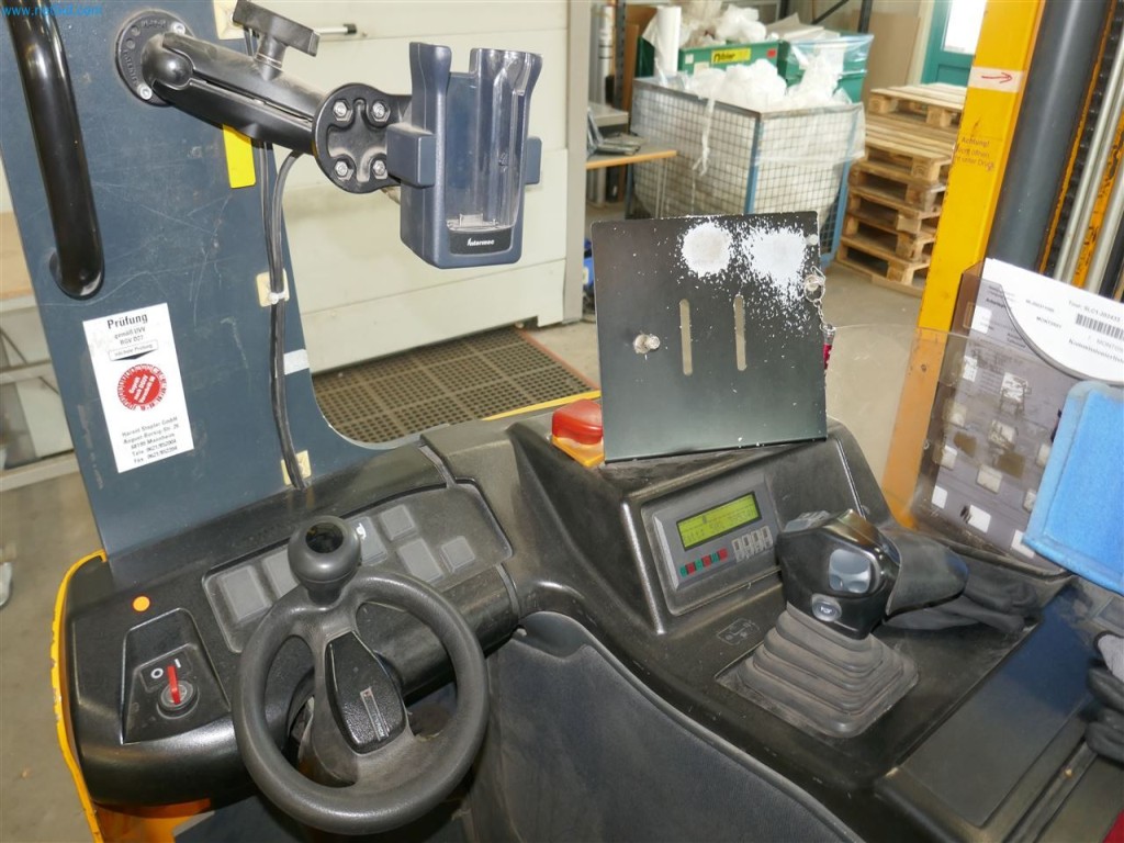 Maschinen, Warenvorräte, Lagertechnik u. Designmöbel eines Möbelherstellers-4