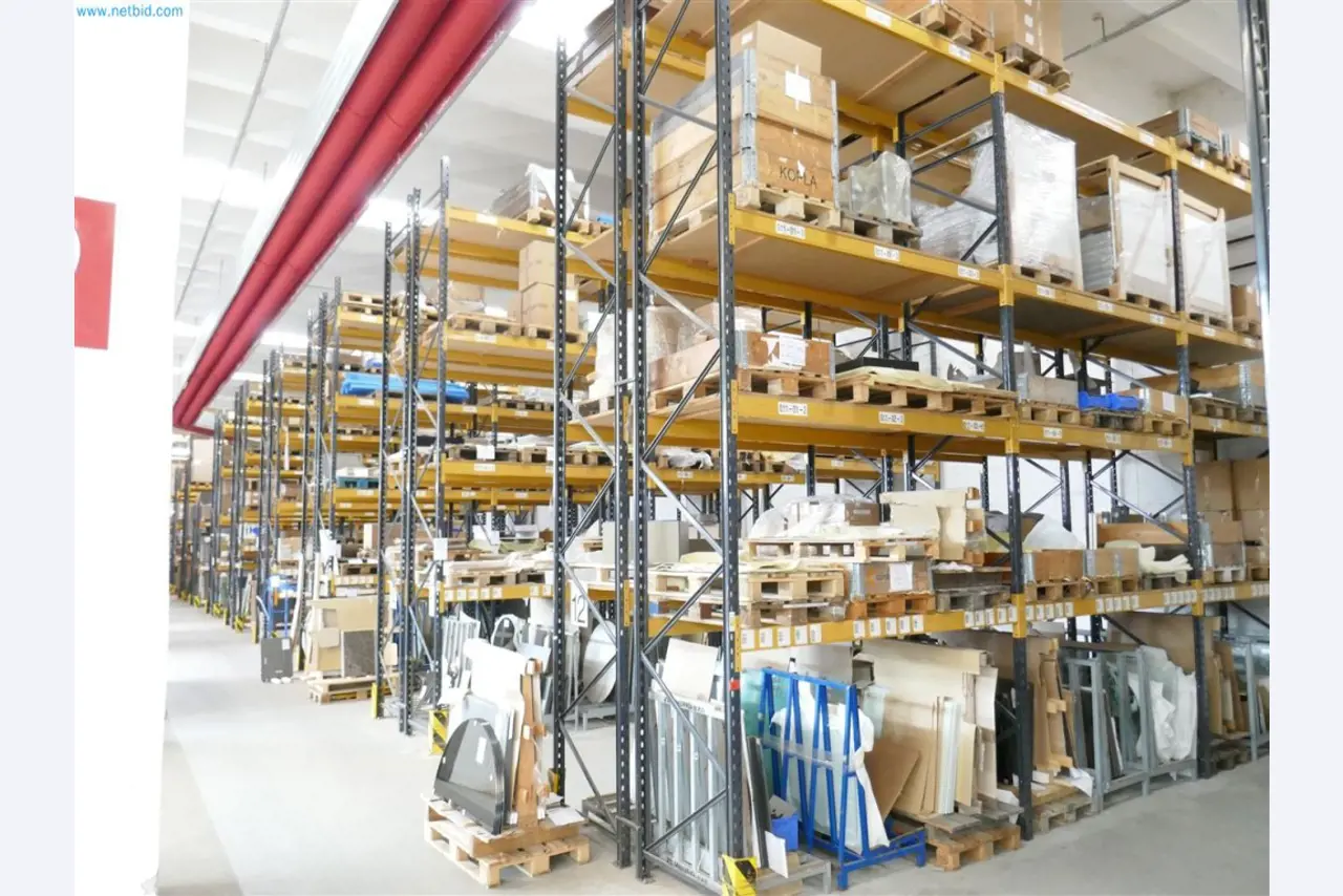 Maschinen, Warenvorräte, Lagertechnik u. Designmöbel eines Möbelherstellers-3