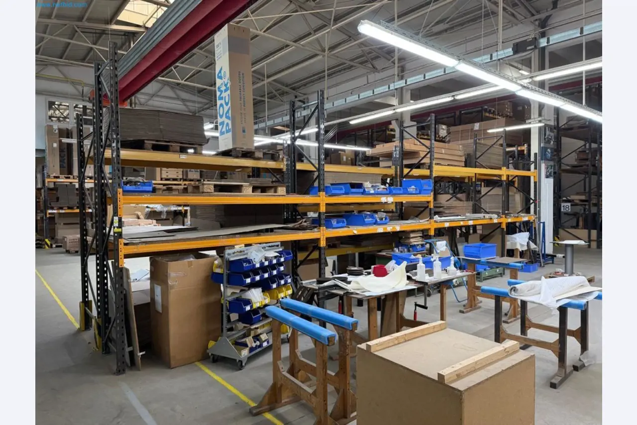 Machines, inventarissen, opbergtechniek en designmeubels van een meubelfabrikant-3