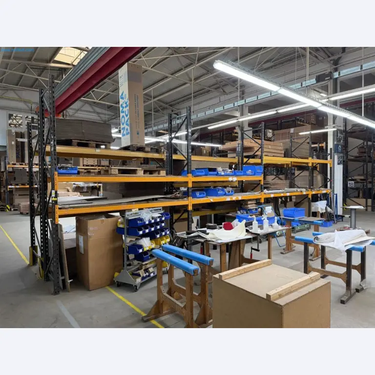 Machines, inventarissen, opbergtechniek en designmeubels van een meubelfabrikant-3