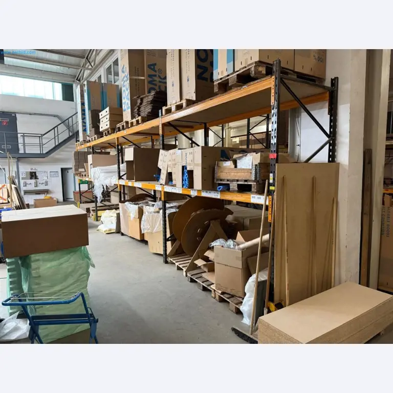 Machines, inventarissen, opbergtechniek en designmeubels van een meubelfabrikant-4