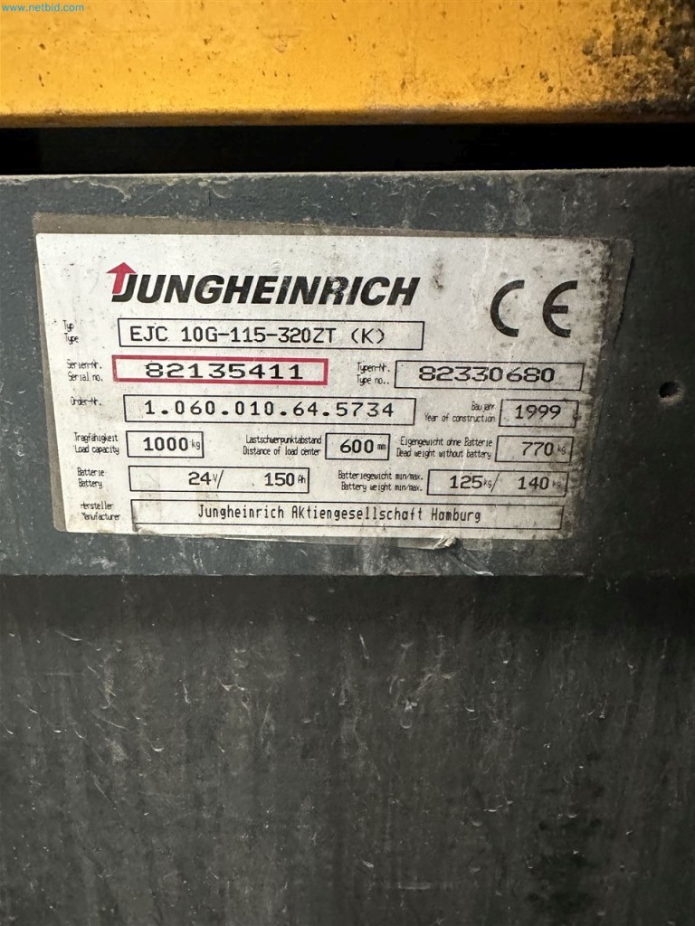 Maschinen, Warenvorräte, Lagertechnik u. Designmöbel eines Möbelherstellers-4