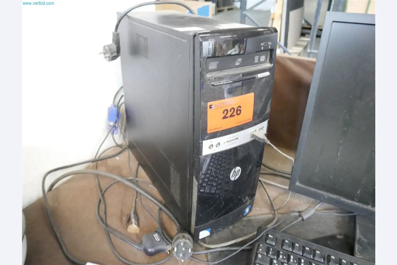 Maschinen, Warenvorräte, Lagertechnik u. Designmöbel eines Möbelherstellers-1