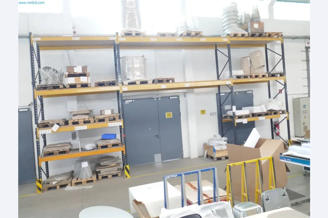 Maschinen, Warenvorräte, Lagertechnik u. Designmöbel eines Möbelherstellers-4