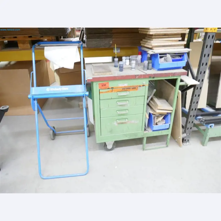 Machines, inventarissen, opbergtechniek en designmeubels van een meubelfabrikant-1