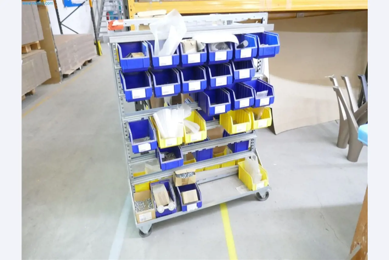 Machines, inventarissen, opbergtechniek en designmeubels van een meubelfabrikant-3