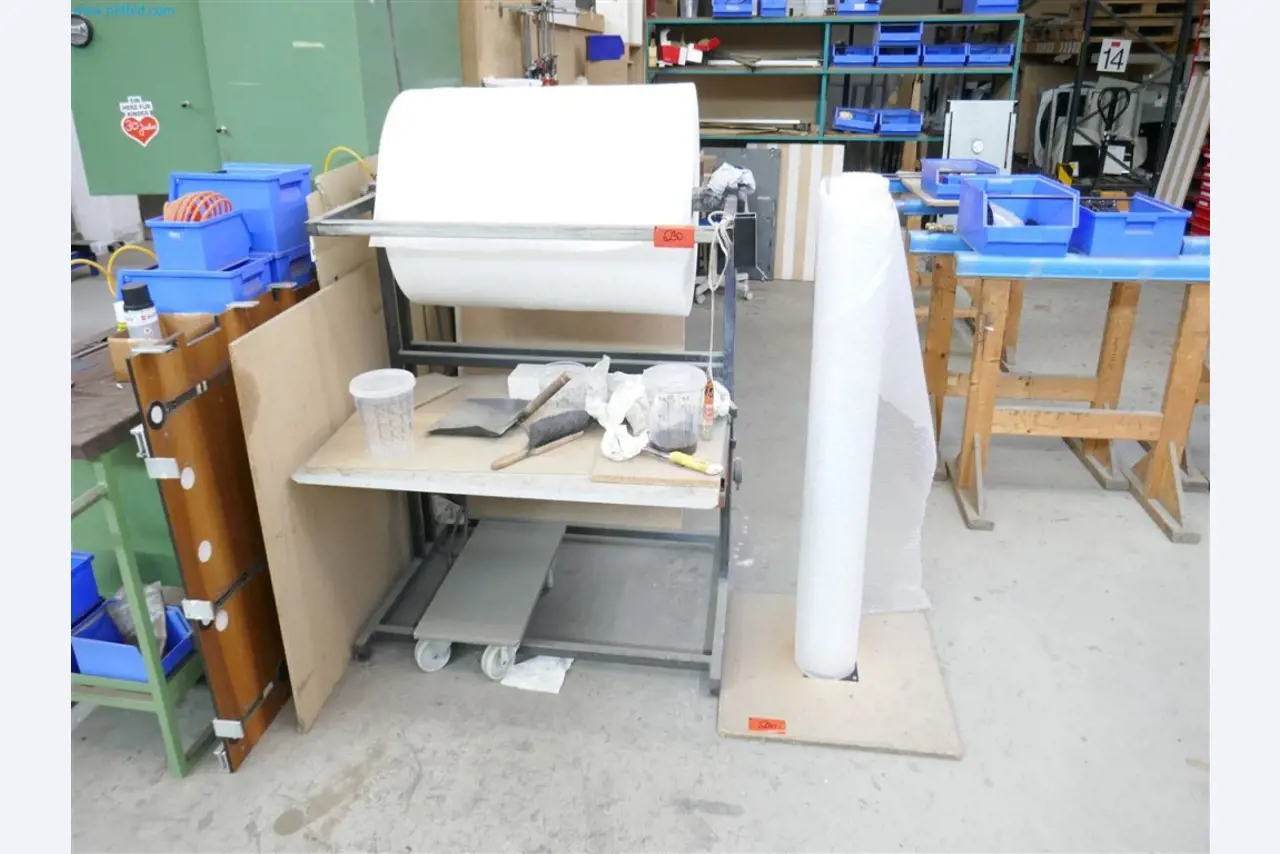 Machines, inventarissen, opbergtechniek en designmeubels van een meubelfabrikant-4