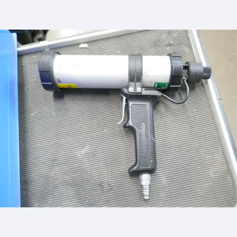 Maszyny, zapasy, technologia przechowywania i designerskie meble od producenta mebli-3