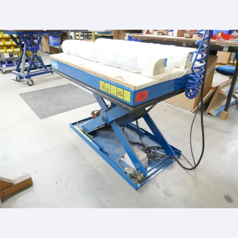 Maschinen, Warenvorräte, Lagertechnik u. Designmöbel eines Möbelherstellers-2