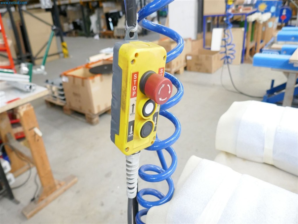 Maschinen, Warenvorräte, Lagertechnik u. Designmöbel eines Möbelherstellers-3