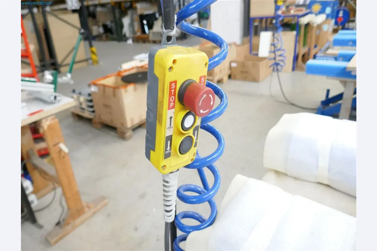 Maschinen, Warenvorräte, Lagertechnik u. Designmöbel eines Möbelherstellers-3